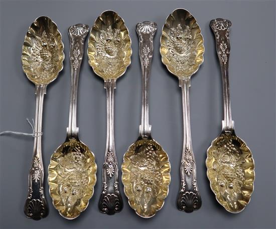 A set of six Edwardian silver Kings pattern serving berry spoons, Walker & Hall, Sheffield, 1904, 18.5 oz.